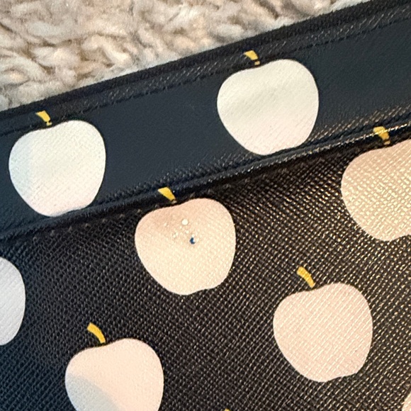 Kate Spade Black Wallet with Apple Print - Picture 5 of 11